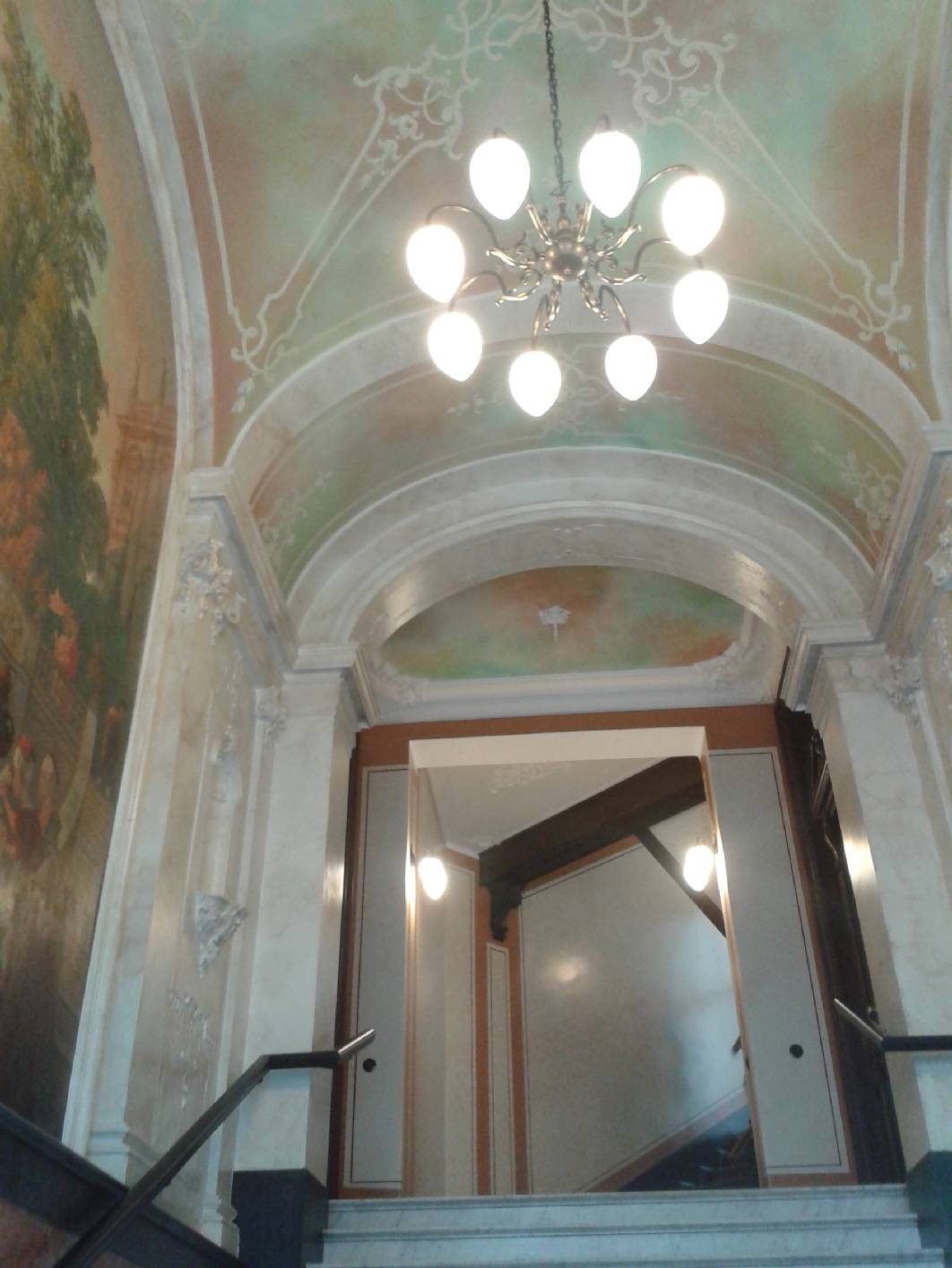 Marmorimitation, Marmorierung, Deckenmalerei, Kalkspachtel, Spachteltechnik, Schablonentechnik, Jugendstil  Treppenhaus, Treppenhaus Berlin, Gründerzeit Treppenhaus Berlin, Malerarbeiten Berlin, Maler Berlin, Restaurierung Berlin, Schablonen, Lasur, Lasuren, Kreuzberg, Prenzlauer Berg, Charlottenburg